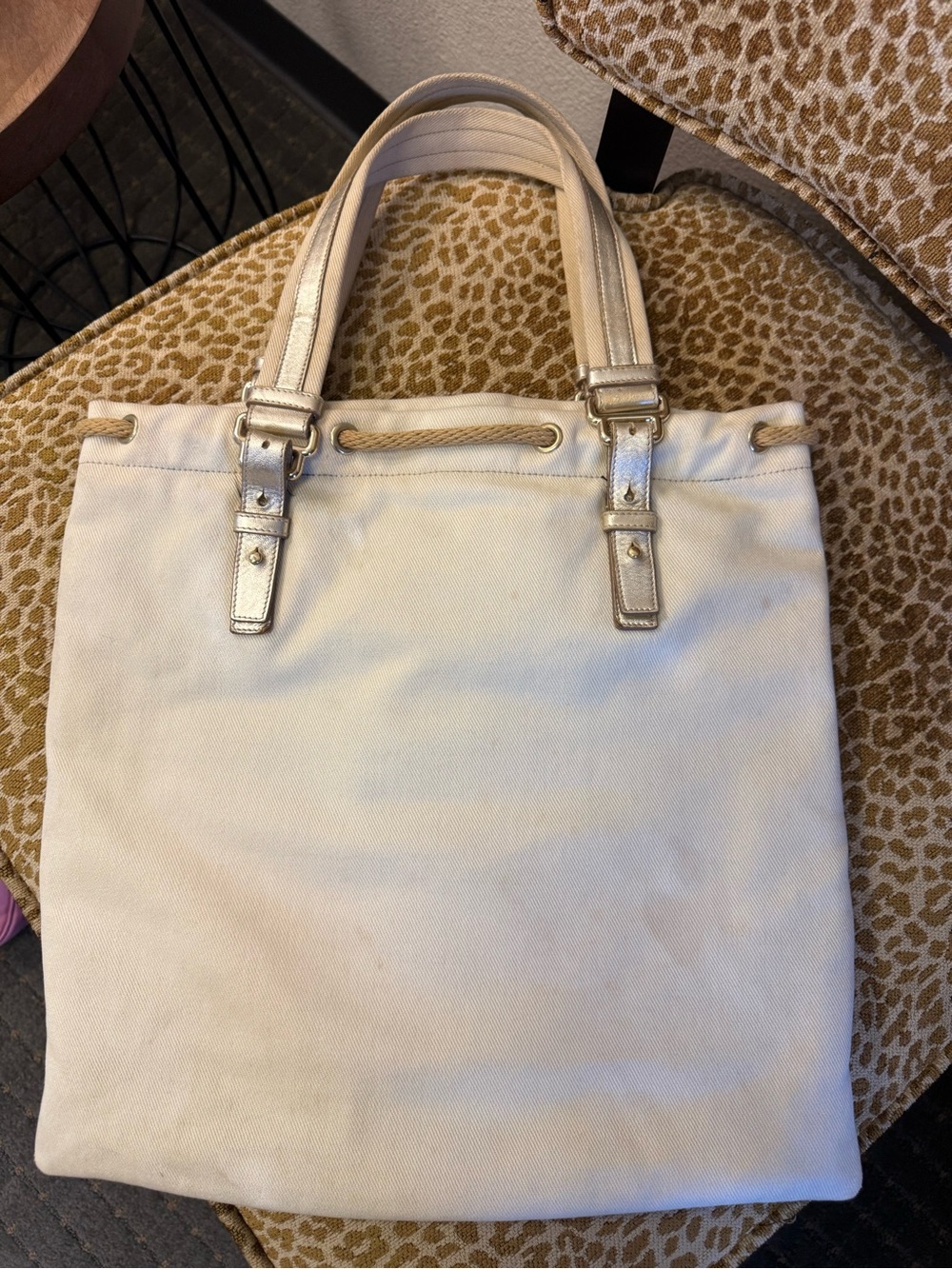 💯 Auth! Saint Laurent Cream Canvas Tote with Rope Trim and Soft Metallic Accents - Picture 4 of 16